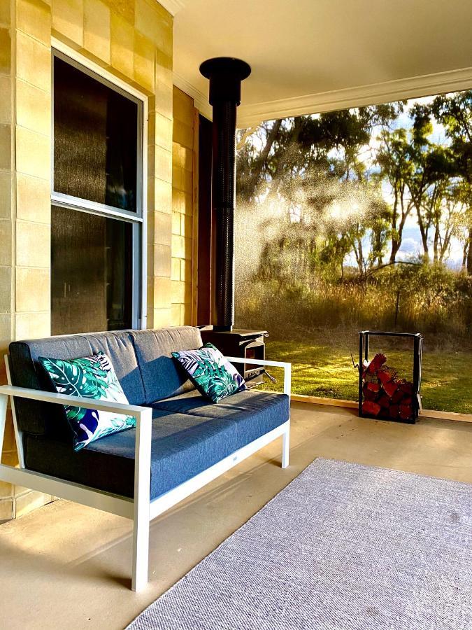 Accommodation Creek Cottages & Sundown View Suites Ballandean Eksteriør billede