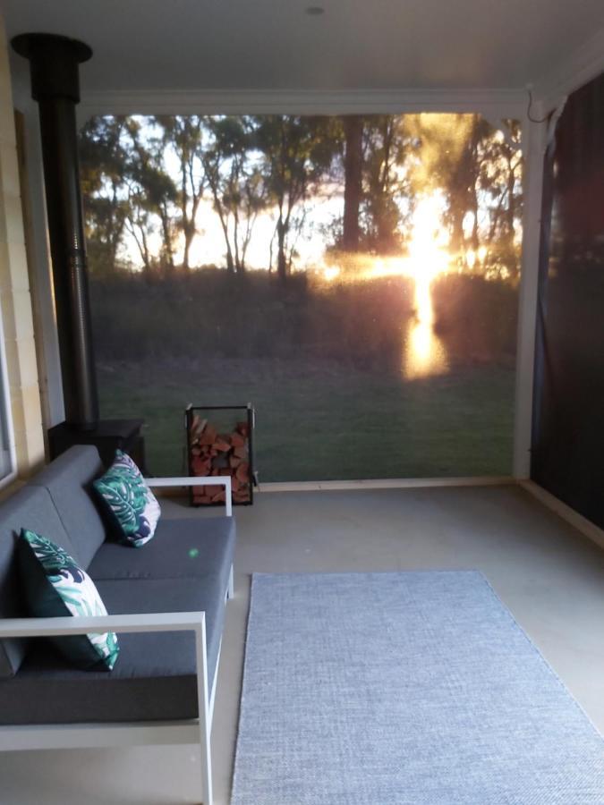 Accommodation Creek Cottages & Sundown View Suites Ballandean Eksteriør billede