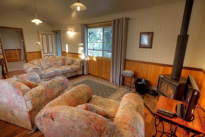 Accommodation Creek Cottages & Sundown View Suites Ballandean Værelse billede